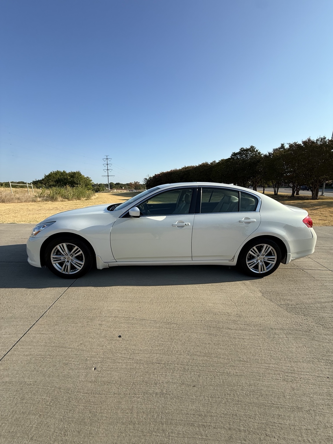 2013 Infiniti G37 Journey driver side